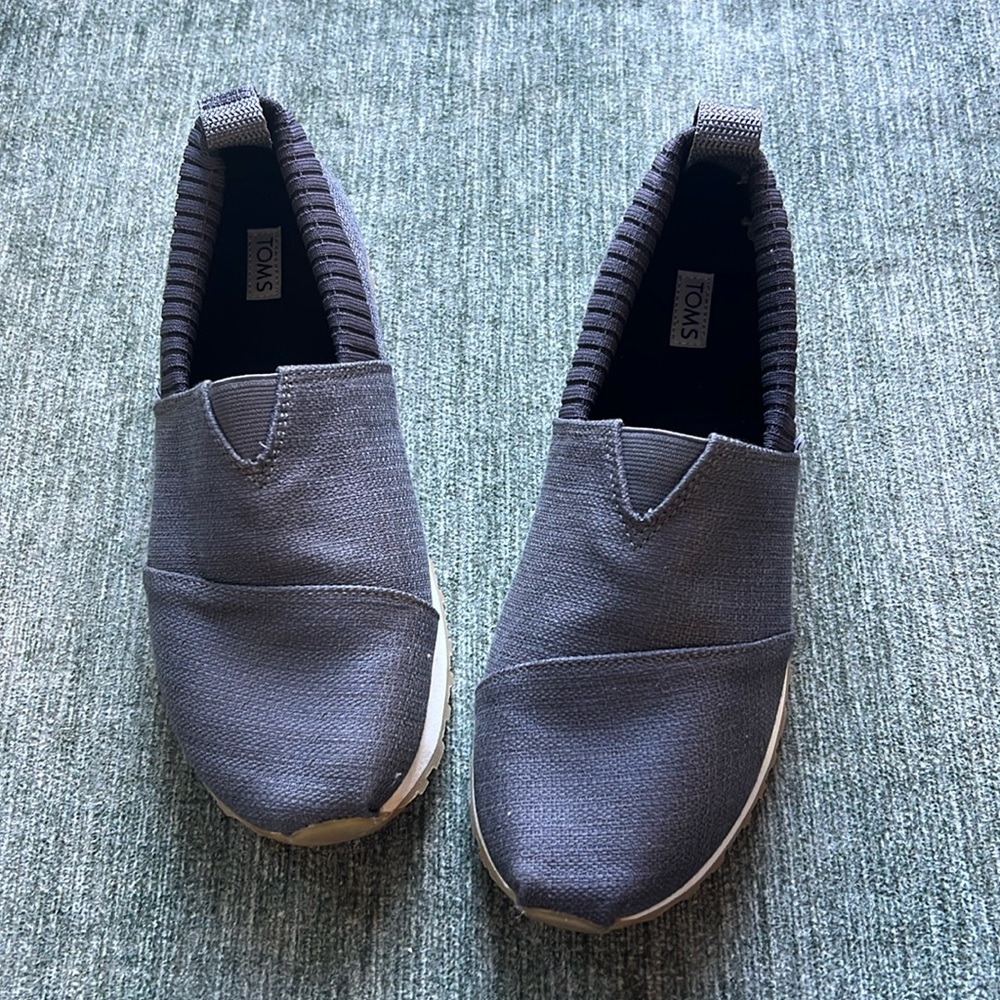 Tom’s size 5.5
